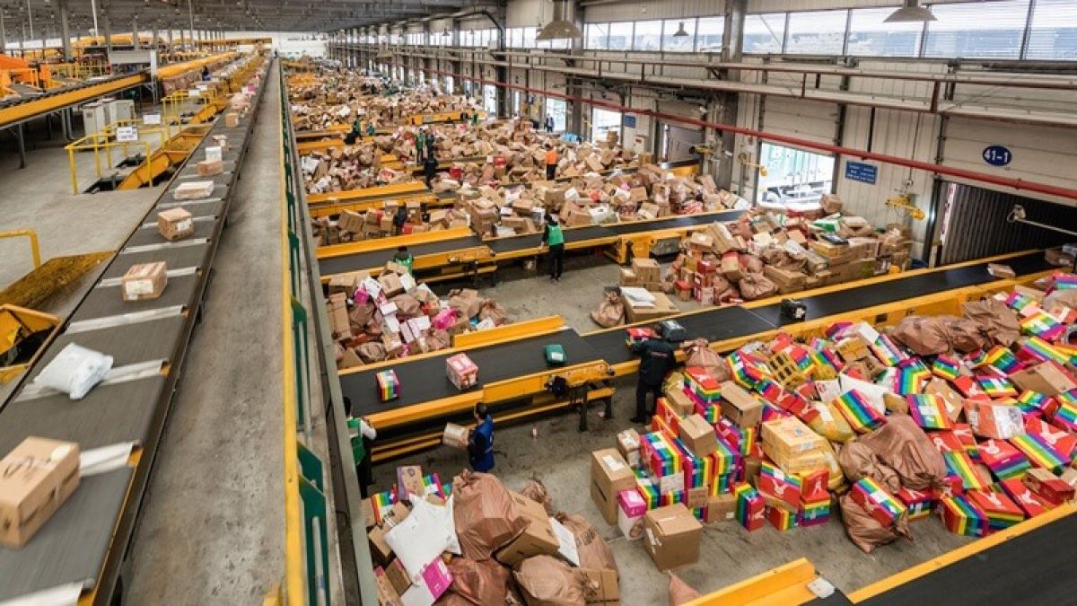 Το τέλος των 3 ευρώ δεν φρενάρει την Temu: Πώς προσαρμόζονται οι κινεζικές πλατφόρμες