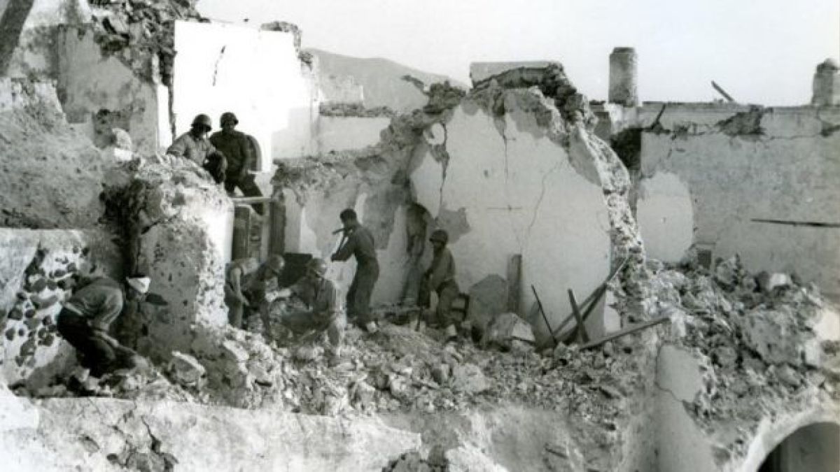 Η νύχτα που η Σαντορίνη κατέρρευσε