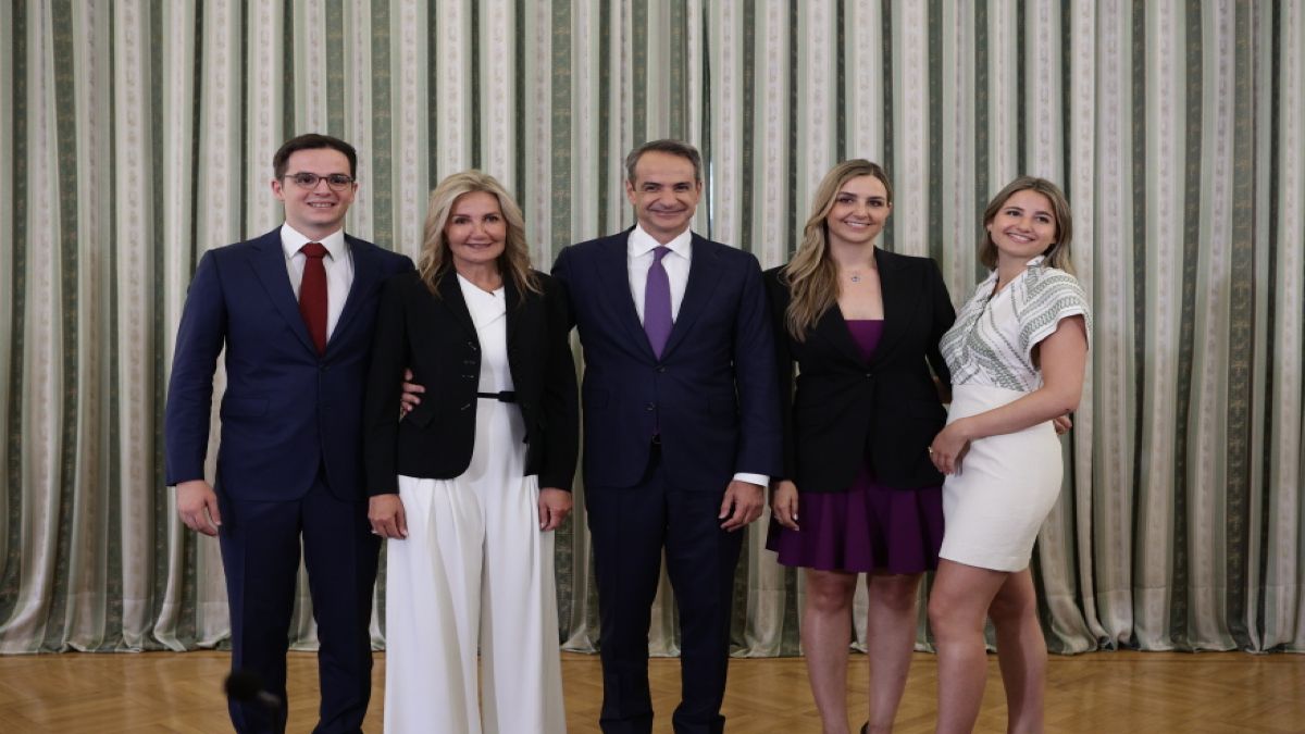 Συνάντηση κορυφής στον Λυκαβηττό με φόντο τη συνεργασία Πολιτείας – Εκκλησίας
