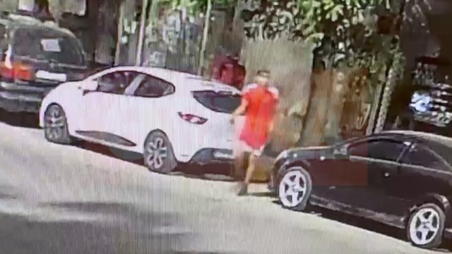Βίντεο ντοκουμέντο: Ο Αιγύπτιος βγαίνει ψύχραιμος από το γραφείο, μετά την δολοφονία, κρατώντας το κλεμμένο λάπτοπ του Σταύρου Γεωργίου!