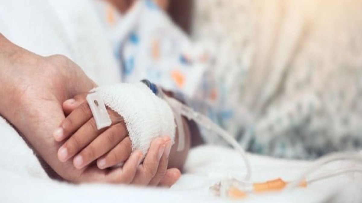 Με ειδική πτήση στη Γερμανία το δίχρονο που ανασύρθηκε χωρίς αισθήσεις από πισίνα