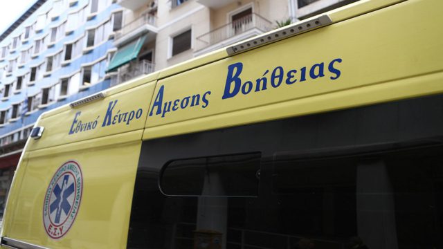 Τραγωδία στη Λαμία: Θρήνος για τον θάνατο 17χρονου μαθητή — Κατέρρευσε ξαφνικά μπροστά στα μάτια των φίλων του σε πλατεία