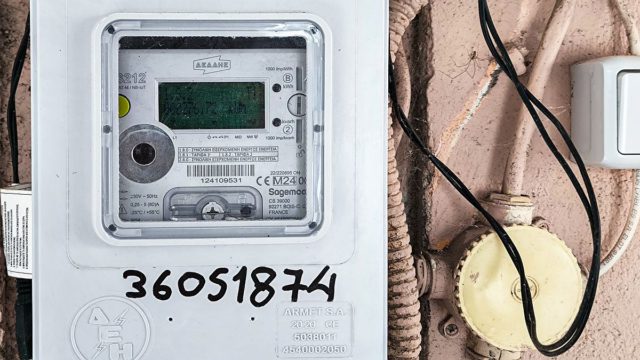 Εφιάλτης με τους λογαριασμούς ρεύματος: Έρχεται «ηλεκτροσόκ» 22% στα τιμολόγια Αυγούστου – Η διπλή «μέγγενη» που τινάζει την αγορά στον αέρα!