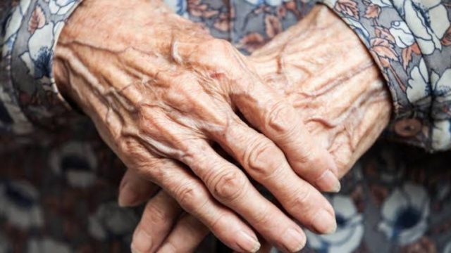 Ρόδος: Νεκρή 82χρονη μετά από παράσυρση από δίκυκλο στη λαϊκή αγορά Αγίου Δημητρίου