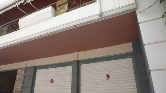 Ούτε air condition, ούτε τίποτα: Έτσι βρήκαν τραγικό θάvατο τα 2 νέα παιδιά στο γκαράζ στον Πειραιά