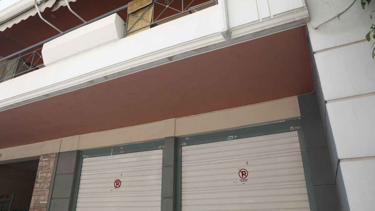 Ούτε air condition, ούτε τίποτα: Έτσι βρήκαν τραγικό θάvατο τα 2 νέα παιδιά στο γκαράζ στον Πειραιά