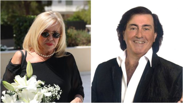 Βαθιά θλίψη στη Γλυφάδα: Το τελευταίο «αντίο» στον αγαπημένο τραγουδιστή Τζον Τίκη — Συγκίνησε η Μπέσσυ Αργυράκη στην κηδεία