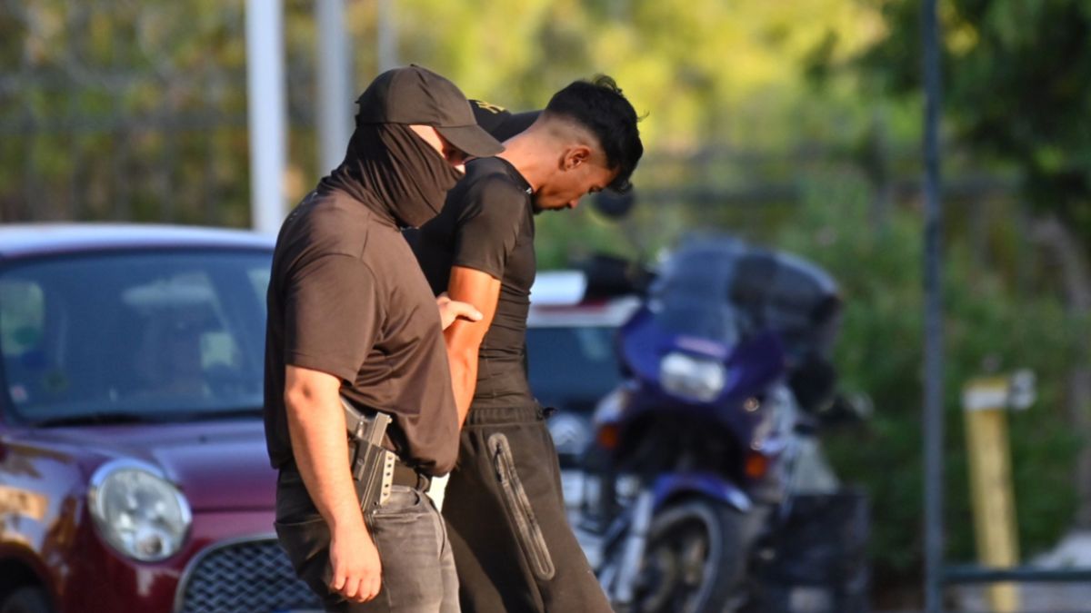 «Τον άφησα λιπόθυμο, πήρα το λάπτοπ και έφυγα» – Προφυλακίστηκε ο 28χρονος για τη δολοφονία του Σταύρου Γεωργίου