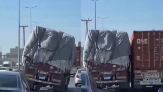 Βίντεο-σοκ από την Αίγυπτο: Οδηγός νταλίκας απέτρεψε τραγωδία με φορτηγό που του έσκασε το λάστιχο