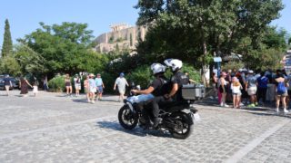 Επίθεση με μαχαίρι σε τουρίστες στην Ακρόπολη