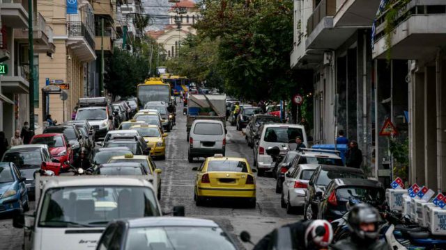 Θα σας λύσει τα χέρια: Έρχεται εφαρμογή που θα σας βρίσκει ελεύθερο πάρκινγκ στην Αθήνα 