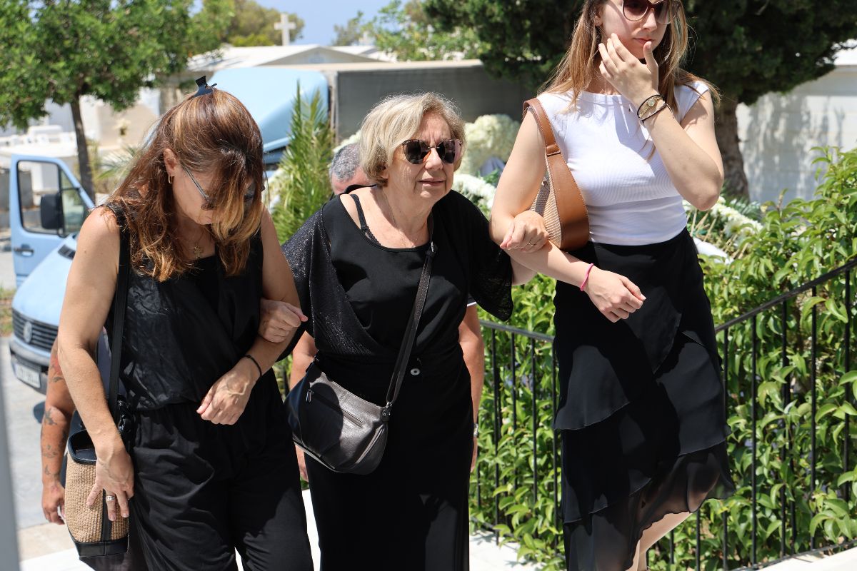 Κηδεία Βασίλη Λεβέντη (EUROKINISSI)