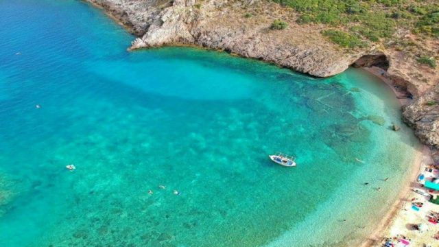 Λιμνιώνας Μεσοχωρίου: Η κρυφή «αγκαλιά» του Αιγαίου στη Νότια Εύβοια που μαγεύει!