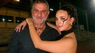 Βικτώρια Δέλλα: «Μαμά μου, μπορεί να μη σε κρατούσα από το χέρι εκείνη τη στιγμή, όμως σε ένιωθα δίπλα μου