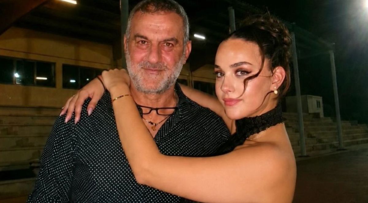 Βικτώρια Δέλλα: «Μαμά μου, μπορεί να μη σε κρατούσα από το χέρι εκείνη τη στιγμή, όμως σε ένιωθα δίπλα μου