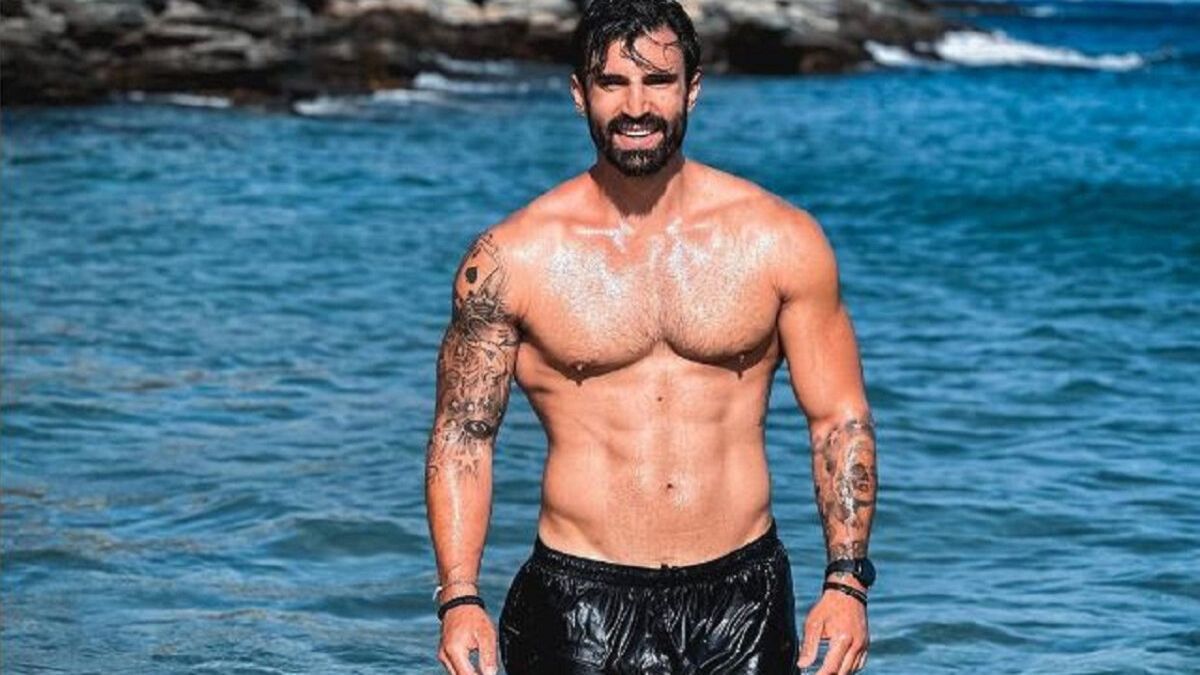 Ο Ηλίας Γκότσης τρολάρει το καλοκαίρι στα social media