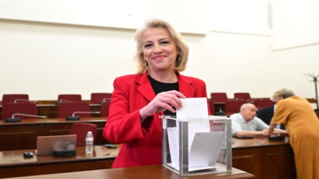 Η εκλογή της Ρένας Δούρου στην ηγεσία της Κοινοβουλευτικής Ομάδας του ΣΥΡΙΖΑ: Η προσπάθεια πολιτικής ανασύνταξης ενός κόμματος σε κρίση