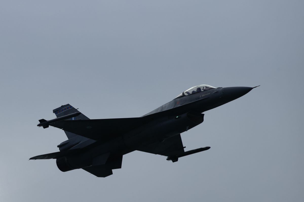 F-16 προσγειώθηκε εκτάκτως στη Ζάκυνθο – Ένδειξη φωτιάς κατά την εκπαιδευτική πτήση