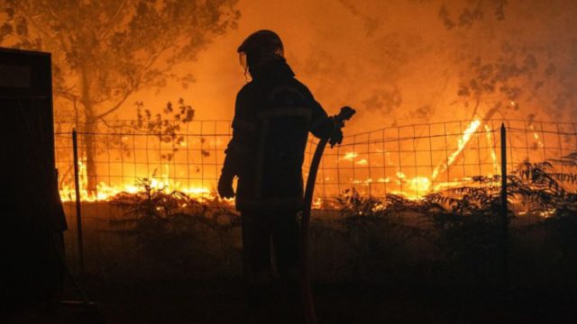 Μαδρίτη: «Η φωτιά είναι αδύνατο να τεθεί υπό έλεγχο», δηλώνουν οι πυροσβέστες