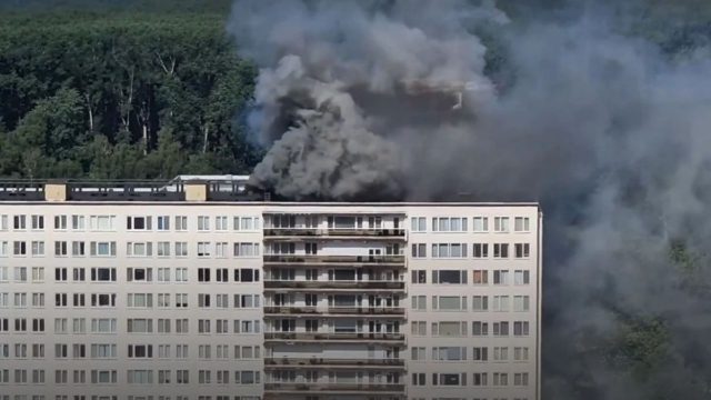 Μεγάλη φωτιά σε συγκρότημα κατοικιών στην Αμβέρσα – Πληροφορίες για πολλούς νεκρούς