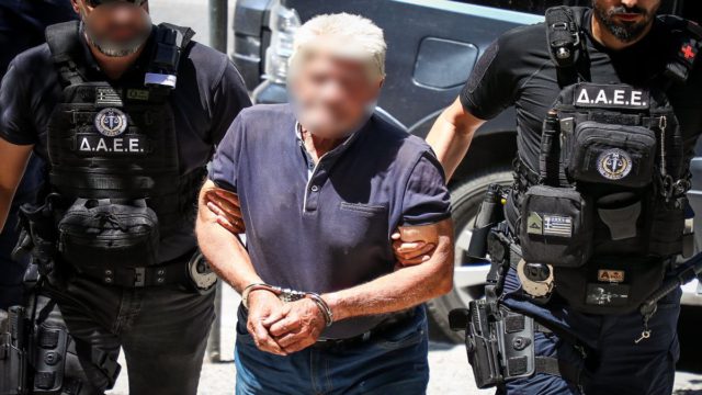 «Πότε θα πάω σπίτι μου; Πότε θα πάω να κοιμηθώ;»: Σοκ με την απάθεια του 76χρονου που σε κατάσταση μέθης έβαλε φωτιά στο Ωραιόκαστρο