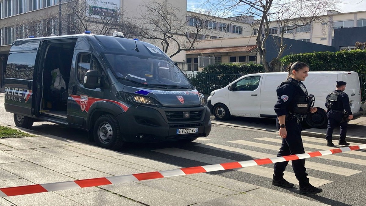 Γαλλία: Ανατριχίλα από την ανακάλυψη οστών πέντε βρεφών σε χαρτοκιβώτια