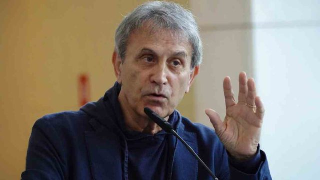 «Δεν μας χέζεις ρε Νταλάρα;» Από που έχει βγει αυτή η θρυλική φράση;