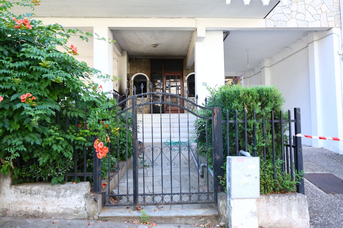 Τρόμος τα ξημερώματα στη Θεσσαλονίκη: Τρεις συντονισμένοι εμπρησμοί και πέντε τραυματίες