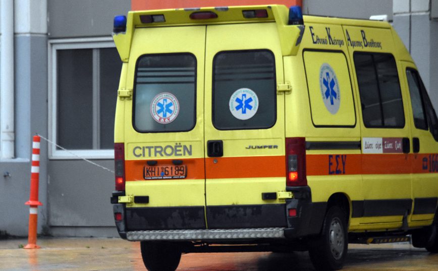 Θλίψη επικρατεί στην Κρήτη μετά τον τραγικό θάνατο της 62χρονης γυναίκας που έπεσε από ταράτσα κτιρίου.