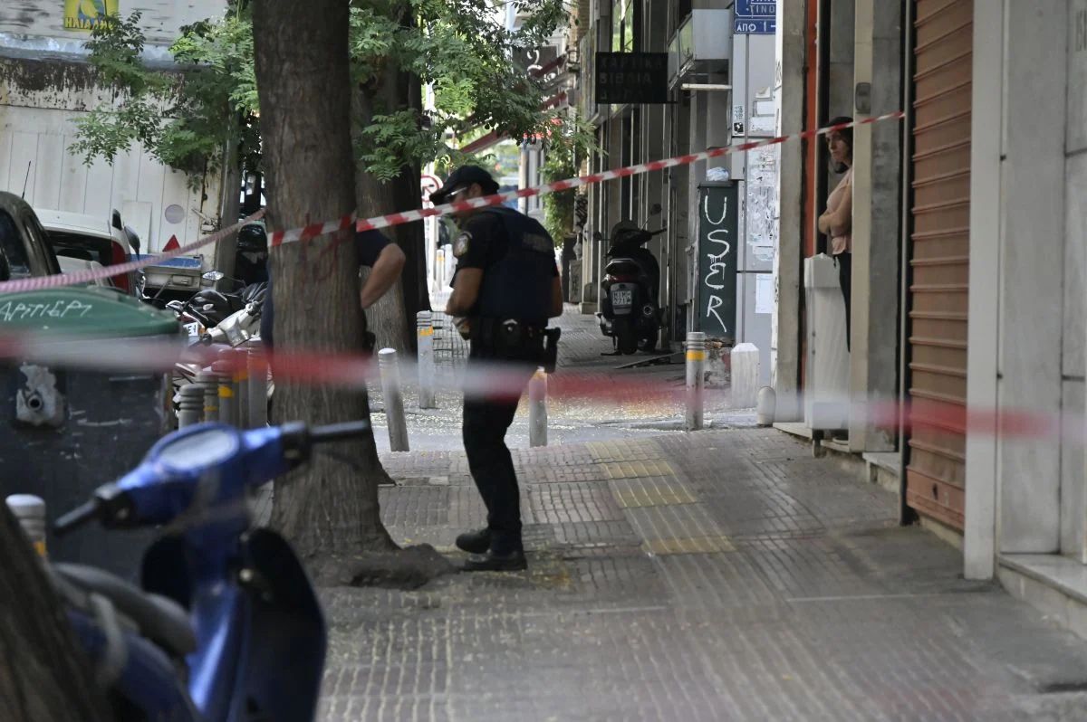 Το κτίριο όπου βρέθηκε νεκρός ο Σταύρος Γεωργίου αποτελεί το επίκεντρο των ερευνών των αστυνομικών.