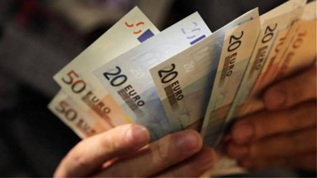 Ο νέος χάρτης των μισθών του 2027: Η πορεία προς τα 950 ευρώ και οι αλλαγές στην αγορά εργασίας