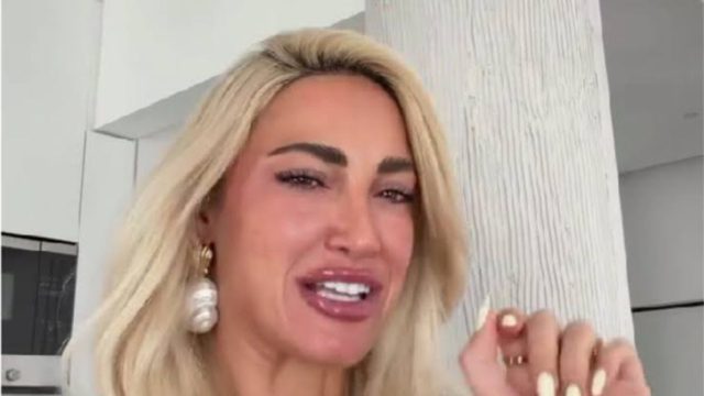«Τέλος στην κιτρινίλα» – Η Ιωάννα Τούνη πανηγυρίζει το τέλος της τηλεοπτικής σεζόν