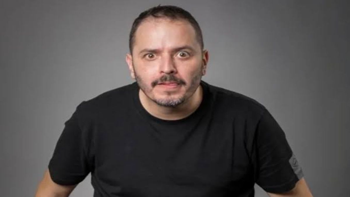 «Μπήκα μπροστά γιατί στενοχωρήθηκα»: Ο Αλέξανδρος Τσουβέλας σπάει τη σιωπή του για τα αρνητικά σχόλια στη σύντροφό του