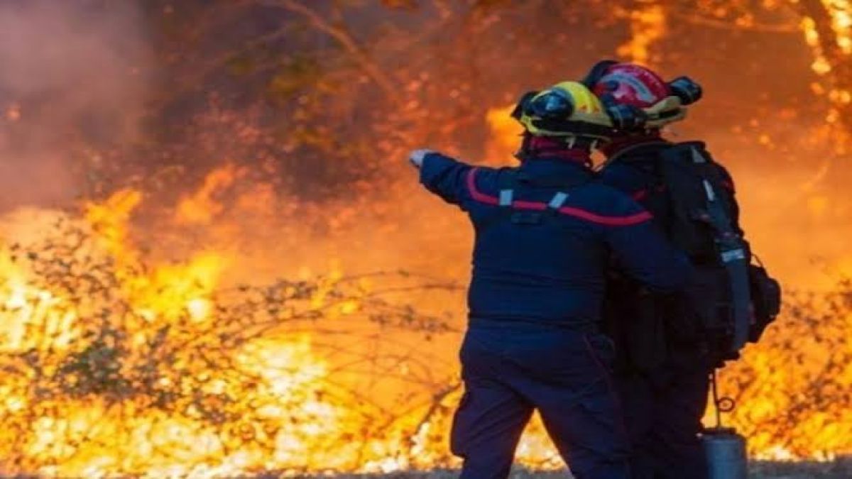 Φωτιά δίπλα στο αεροδρόμιο του Μπορντό: Δύο νεκροί πυροσβέστες και προβλήματα στις πτήσεις