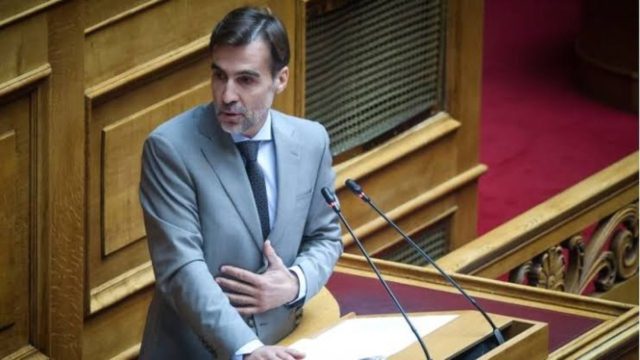 Πολιτική ανάλυση: Ο Μιχάλης Χουρδάκης στο ΠΑΣΟΚ – Η νέα μετακίνηση που αναδιατάσσει τις ισορροπίες στον χώρο του Κέντρου