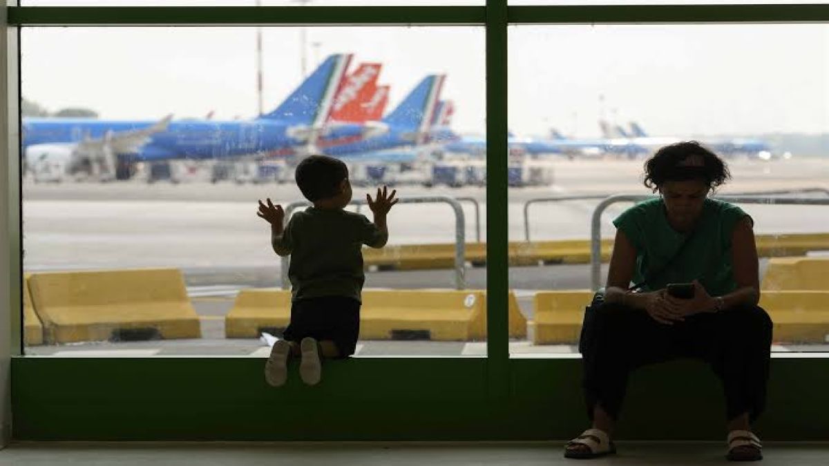 Ταξιδιώτες σε απόγνωση: Συνεχείς καθυστερήσεις σε αφίξεις και αναχωρήσεις