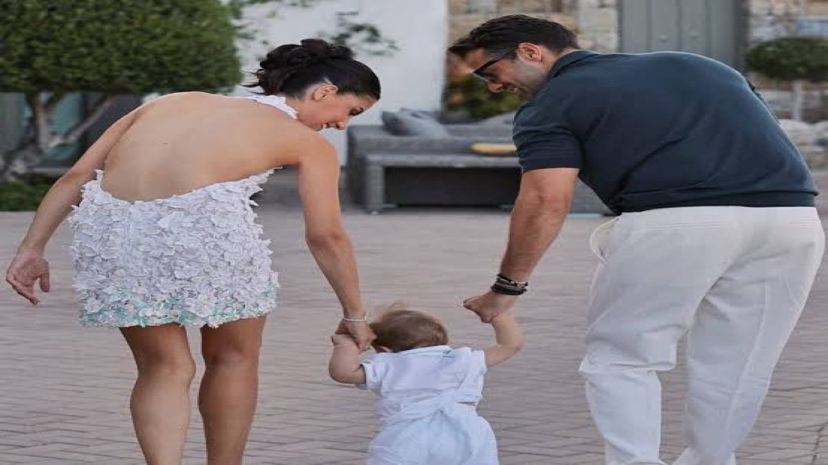 Κωνσταντίνος Αργυρός: Ποζάρει με τον γιο του στην πισίνα και κερδίζει τις εντυπώσεις