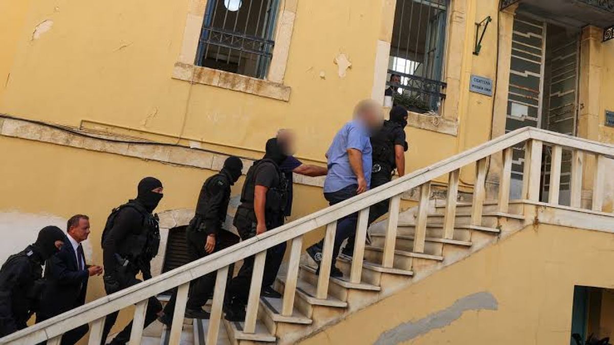 Στο μικροσκόπιο η σύντροφος του «Πατομπούκαλου» – Όσα αναφέρει η δικογραφία