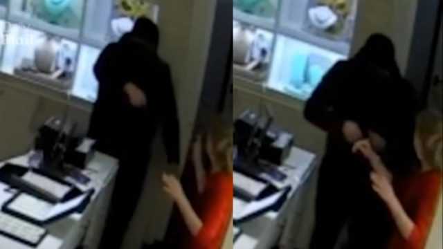 Σκληρό βίντεο από ληστεία στην Ιταλία: Η στιγμή που 72χρονος κοσμηματοπώλης πυροβολεί και σκοτώνει τους δύο κλέφτες