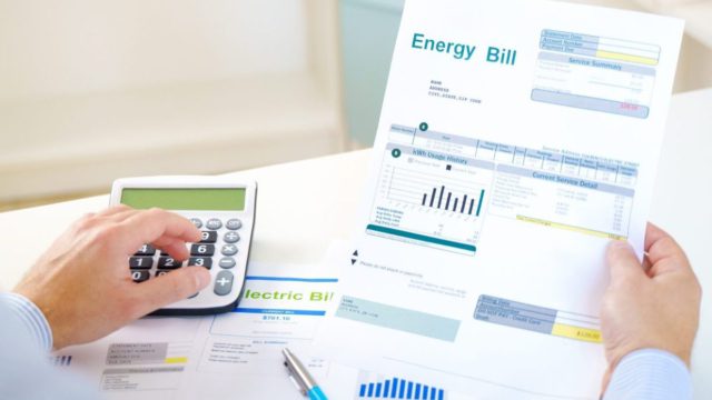 Απλήρωτοι λογαριασμοί και ρευματοκλοπή αυξάνουν τις τιμές ρεύματος και επιβαρύνουν και τους συνεπείς