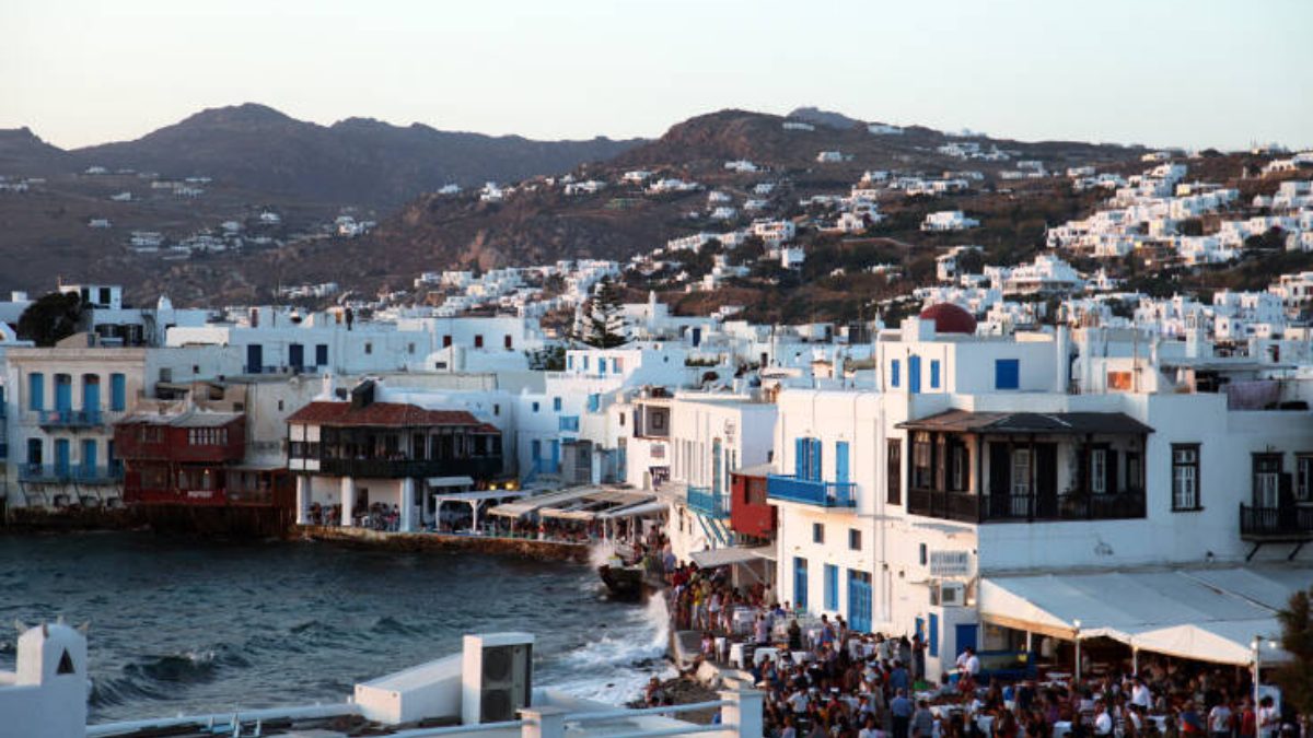 Δράμα για τις επιχειρήσεις στην Μύκονο! Πτώση τζίρου 70% – Οι πλούσιοι κλείνονται στις βίλες τους