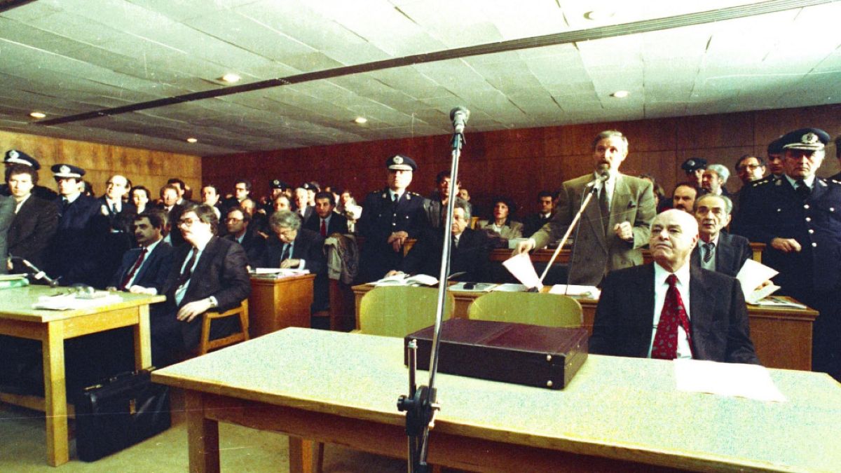 Η παραπομπή του Ανδρέα Παπανδρέου και των υπουργών του το 1989