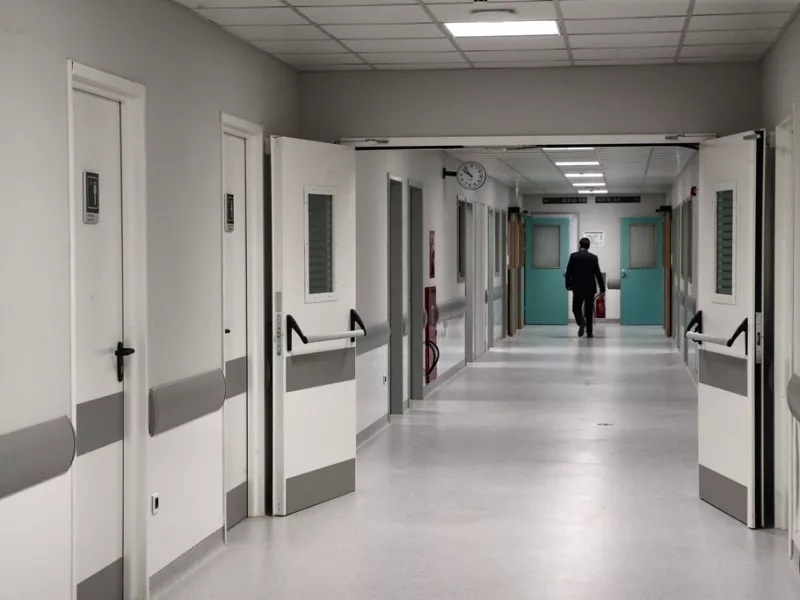Κύπρος: Έρευνα σε εξέλιξη από τον ΟΚΥπΥ για τις καταγγελίες των γονέων σχετικά με ιατρικά λάθη και καθυστερήσεις.