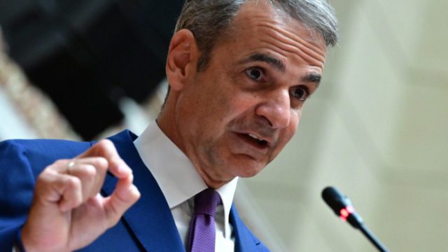 Σήκωσε το γάντι ο Μητσοτάκης: «Σφυροκόπημα» σε Τσίπρα και ΠΑΣΟΚ – Η εντολή που έδωσε σε όλους τους βουλευτές