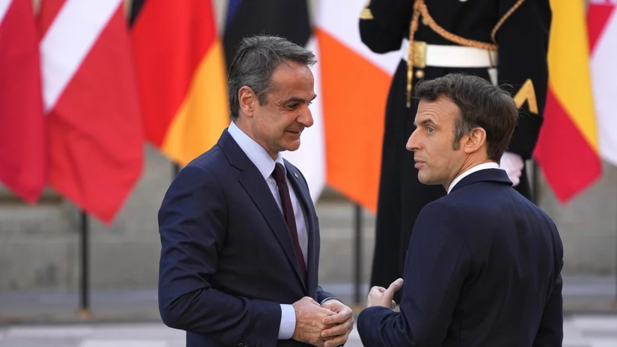 Σύνοδος κορυφής στο Παρίσι: Στο Παρίσι ο Μητσοτάκης για τη συνάντηση των 37 κρατών για την Ουκρανία – Παρών ο Ζελένσκι