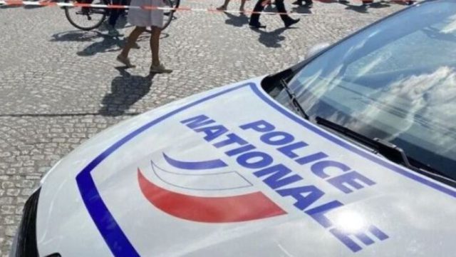 Συναγερμός στο Παρίσι μετά από επίθεση με μαχαίρι – «Ο Αλλάχ μου είπε να το κάνω», φέρεται να δήλωσε ο δράστης