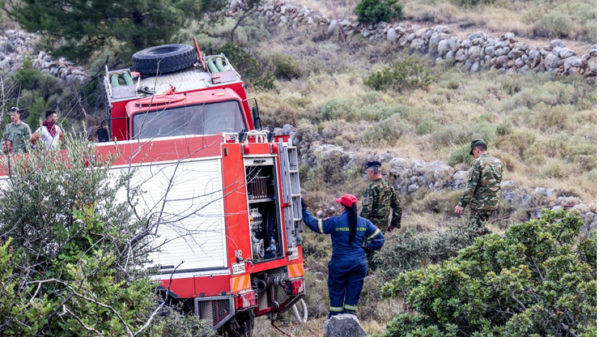 Συναγερμός στο Μελιδοχώρι Ηρακλείου: Μεγάλη φωτιά και μήνυμα από το 112
