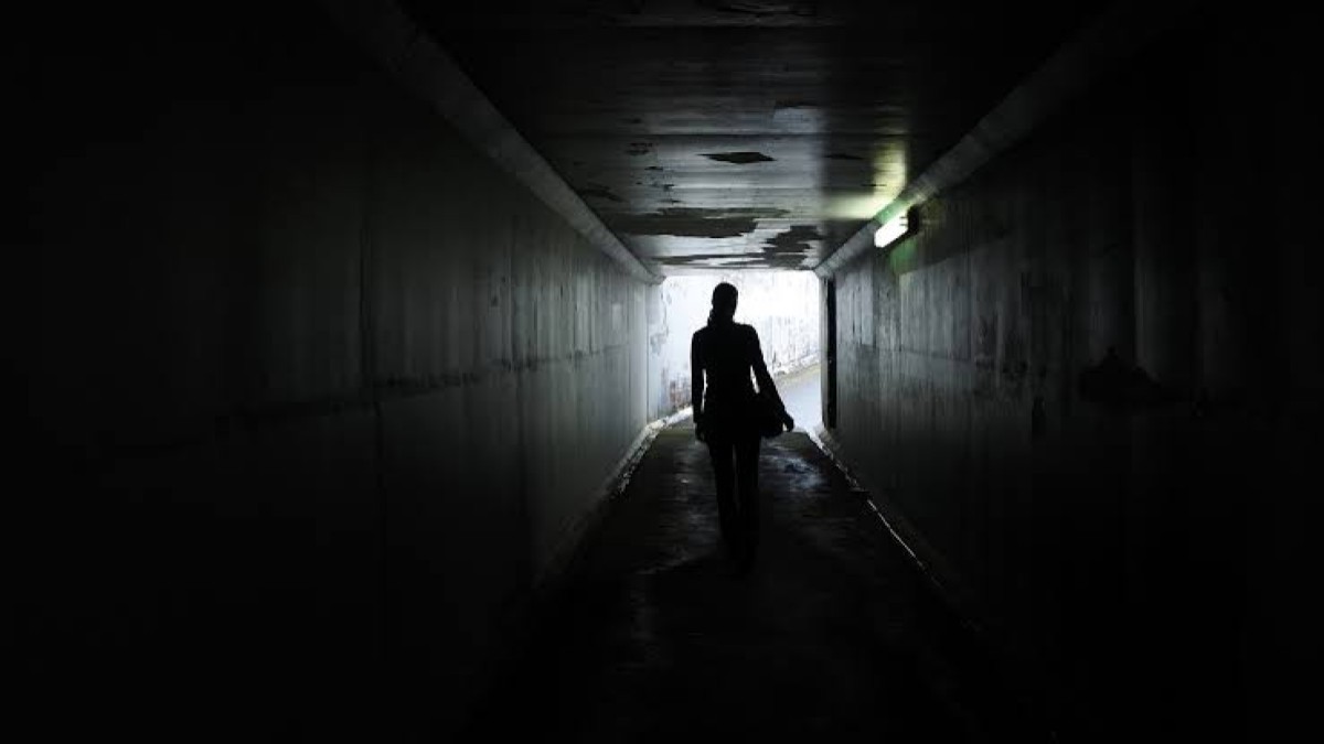 Θρίλερ στην Ηλεία: Αναφορές για κύκλωμα trafficking – Μαστροποί με έδρα την Πάτρα μεταφέρουν με βαν και εκδίδουν αλλοδαπές