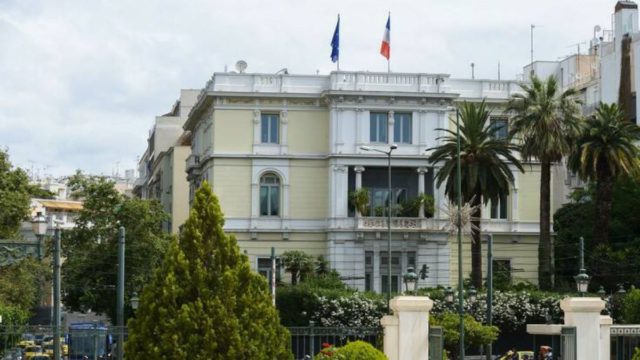 Συναγερμός στην Αθήνα: Τηλεφώνημα για βόμβα στην πρεσβεία της Γαλλίας – Διακόπηκε η κυκλοφορία στην οδό Ακαδημίας