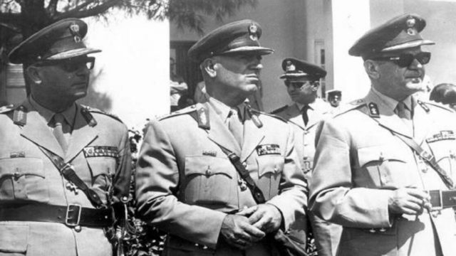 Σαν σήμερα το 1974: Η πτώση της Χούντας, η επιστροφή Καραμανλή και η τραγωδία της Κύπρου